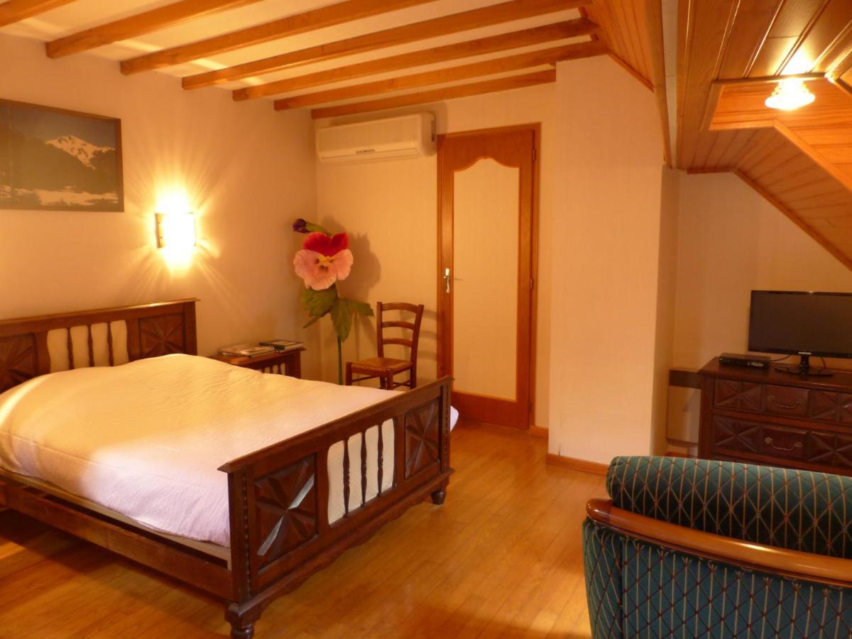 La Bouigane Bed & Breakfast Saint-Lary  Ngoại thất bức ảnh